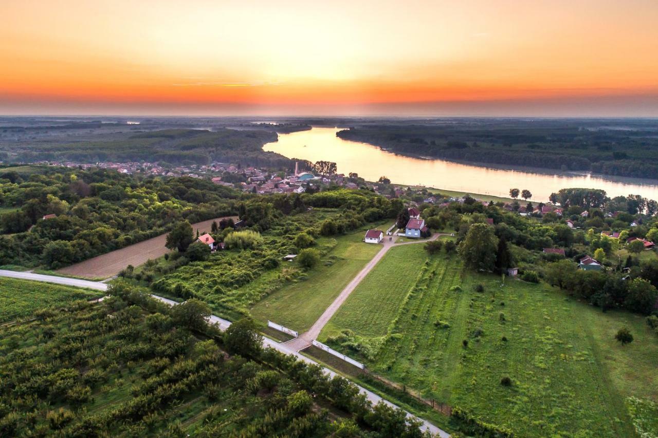 Danubio Residence Aljmaš Exteriör bild