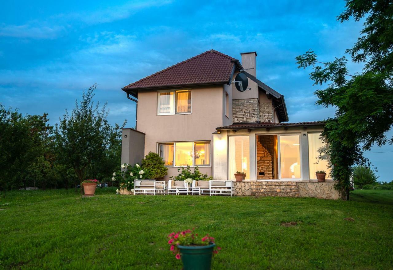 Danubio Residence Aljmaš Exteriör bild