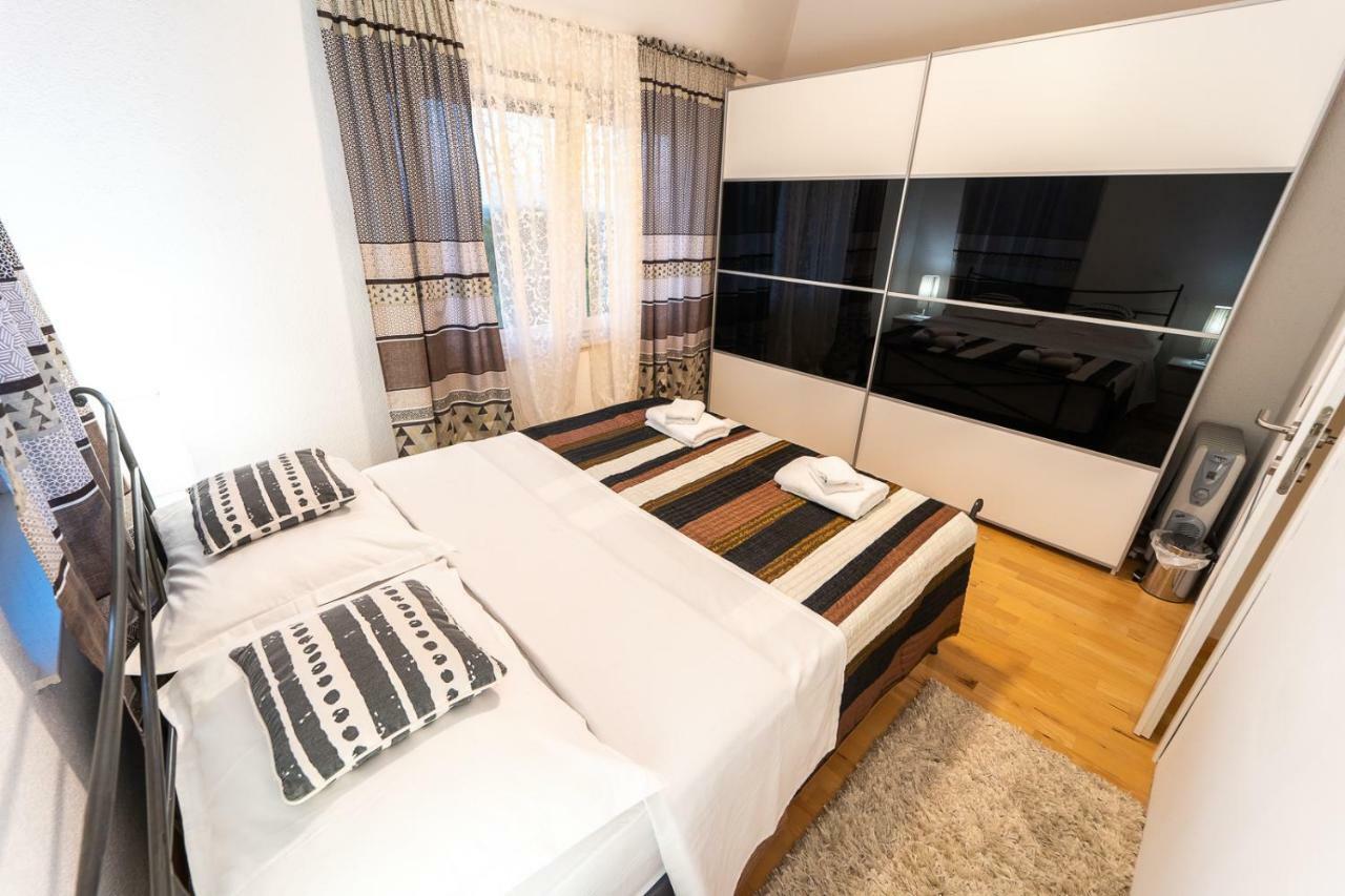 Danubio Residence Aljmaš Exteriör bild